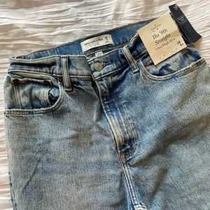Abercrombie 90s Ultra High Rise Straight Curve Leg Jeans